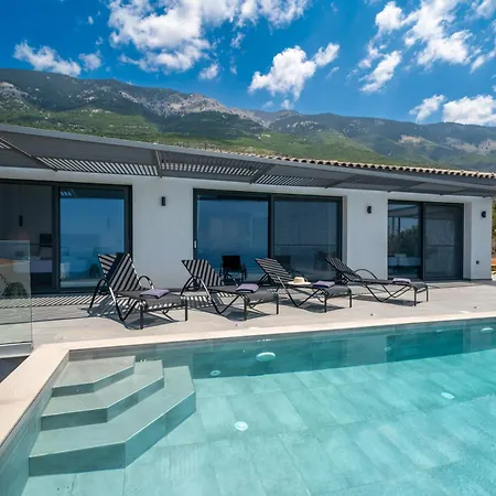 Le Grand Bleu Villa Lourdata (Kefalonia)